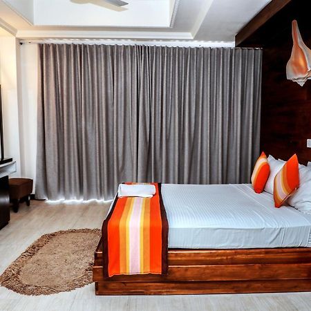 The Valampuri Hotel Jaffna Exterior photo