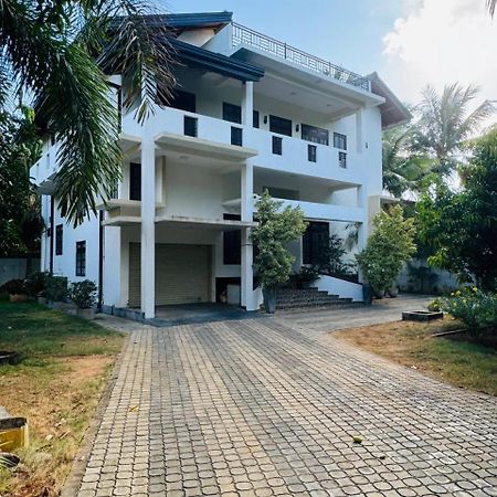 The Valampuri Hotel Jaffna Exterior photo
