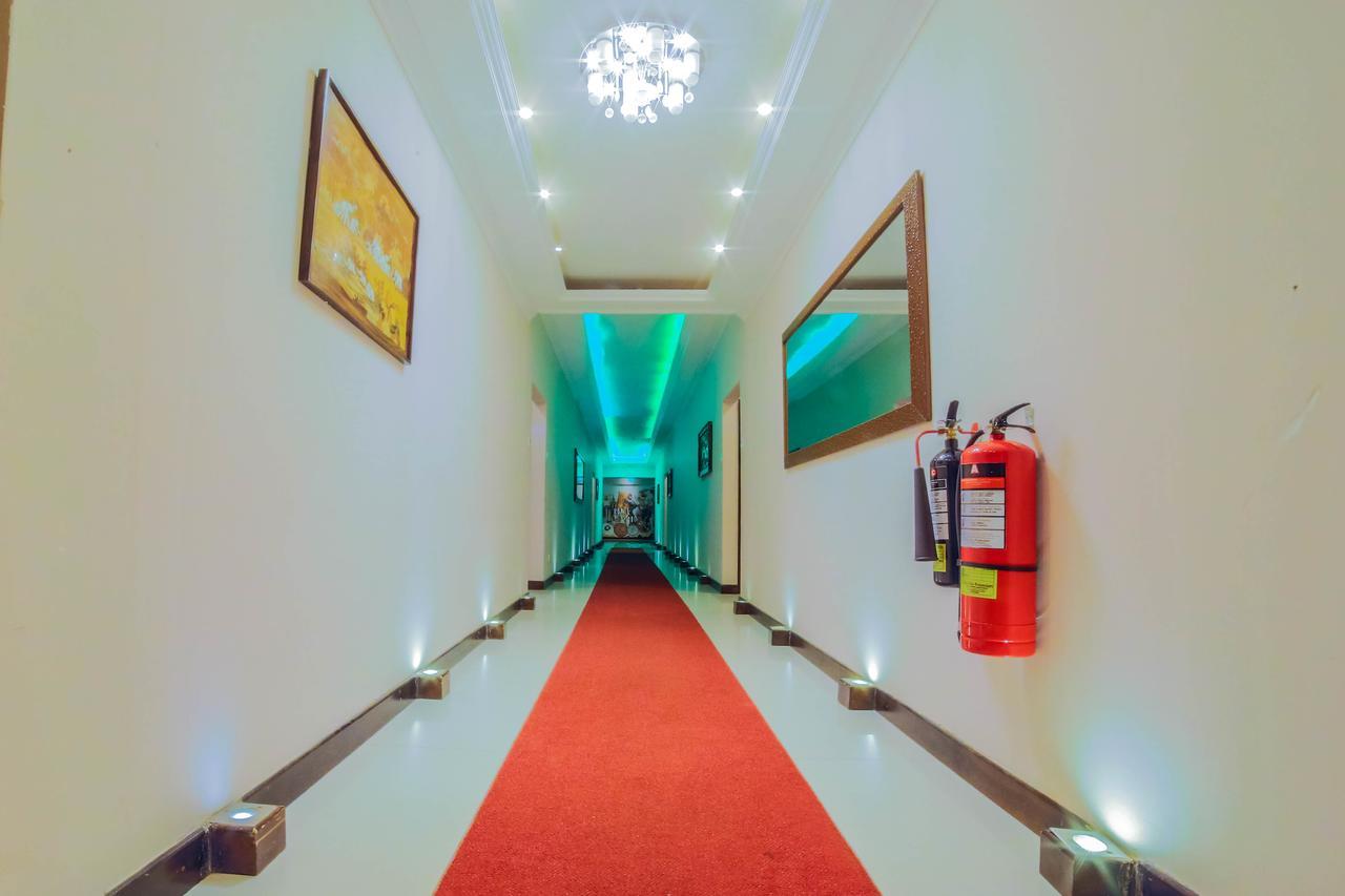 The Valampuri Hotel Jaffna Exterior photo