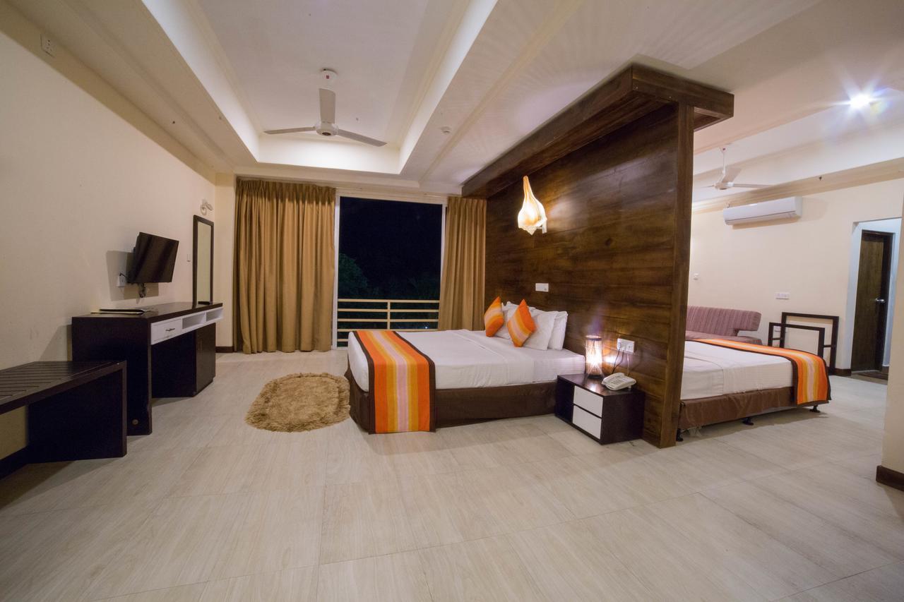 The Valampuri Hotel Jaffna Exterior photo
