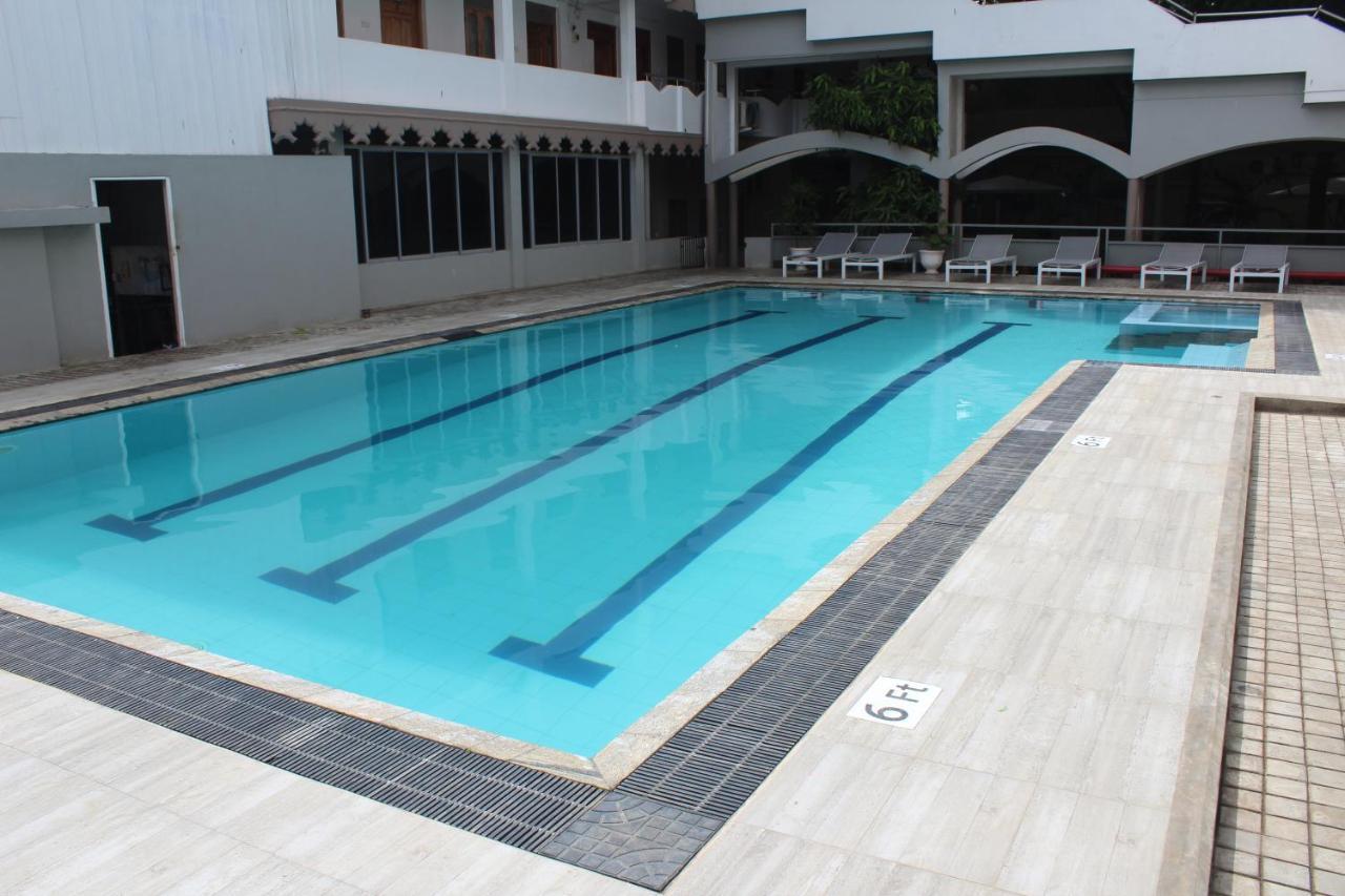 The Valampuri Hotel Jaffna Exterior photo